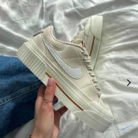 Nike Court Legacy Lift Bej